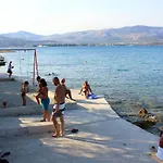 Family Friendly Seaside Slatine, Ciovo - 7584 Apartamento *