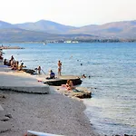 Family Friendly Seaside Slatine, Ciovo - 7584 Apartamento