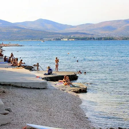 Family Friendly Seaside Slatine, Ciovo - 7584 Apartmán