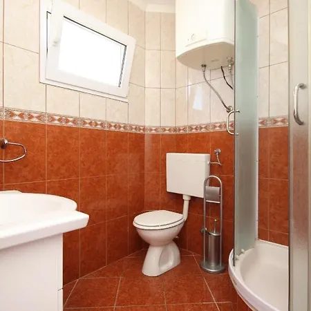 Family Friendly Seaside Slatine, Ciovo - 7584 Appartamento *