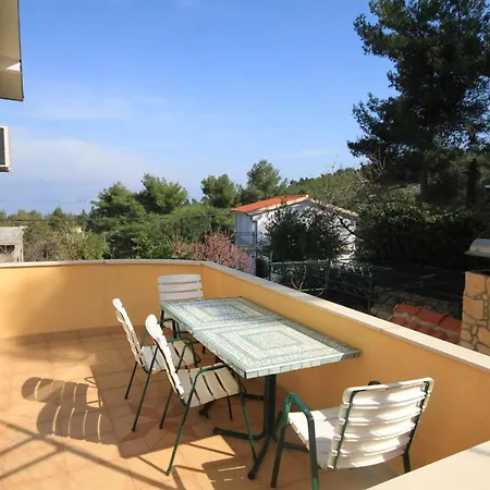 Family Friendly Seaside Slatine, Ciovo - 7584 Apartmán