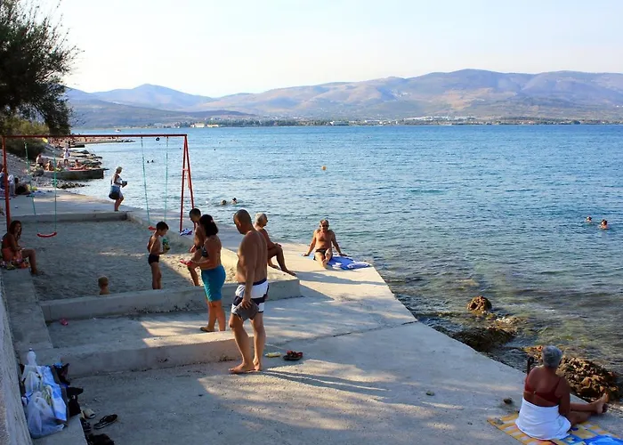 Family Friendly Seaside Slatine, Ciovo - 7584 公寓 *