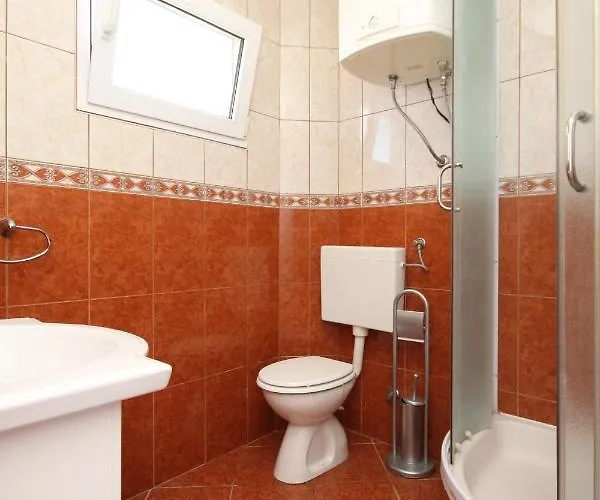 Family Friendly Seaside Slatine, Ciovo - 7584 公寓 *
