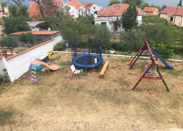 Family Friendly Seaside Slatine, Ciovo - 7584 * Trogir